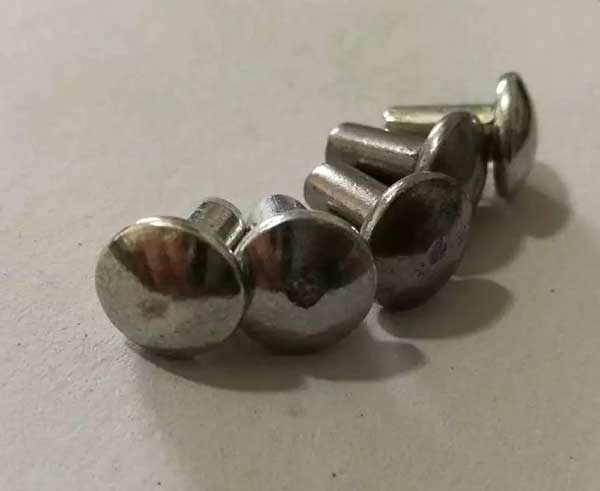  拉铆钉